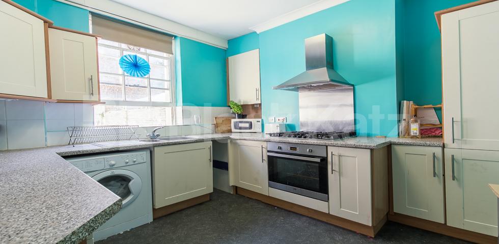 			3/4 BED & 2 BATH PERIOD HOUSE IN CAMDEN!, 3 Bedroom, 1 bath, 1 reception Terraced House			 Pratt Street, CAMDEN